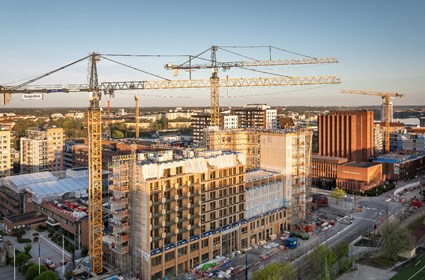 There is a lot of construction at Lindhagen, as the lifting cranes bear witness to.