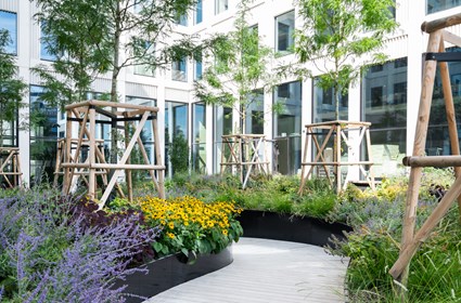 Hyllie Terrace has a lovely wind-protected courtyard facing south with great biodiversity. Hyllie Terrace has a lovely wind-protected courtyard facing south with great biodiversity.