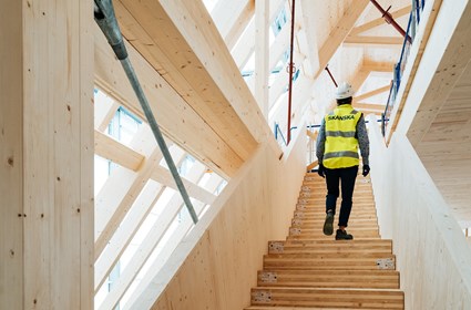 Växjö station and town hall was a partnering project between Skanska and the client Vöfab. This means common goals for finance, communication and organization. Växjö station and town hall was a partnering project between Skanska and the client Vöfab. This means common goals for finance, communication and organization.