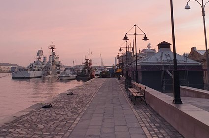 Phase three is still being planned. The remaining quay construction, from the floating ship museum Maritiman to the quayside at the opera, will be renovated.